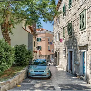 Apartman Under Constructiion Split